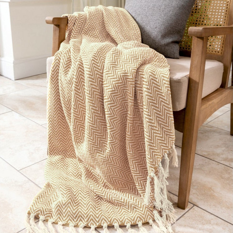 thumbnail interactive-video image 1 of Snuggle Up With This Gorgeous 100% Cotton Checked Throw – Perfect For Sofas, Beds, Or Cozy Lounging! 1 of 6