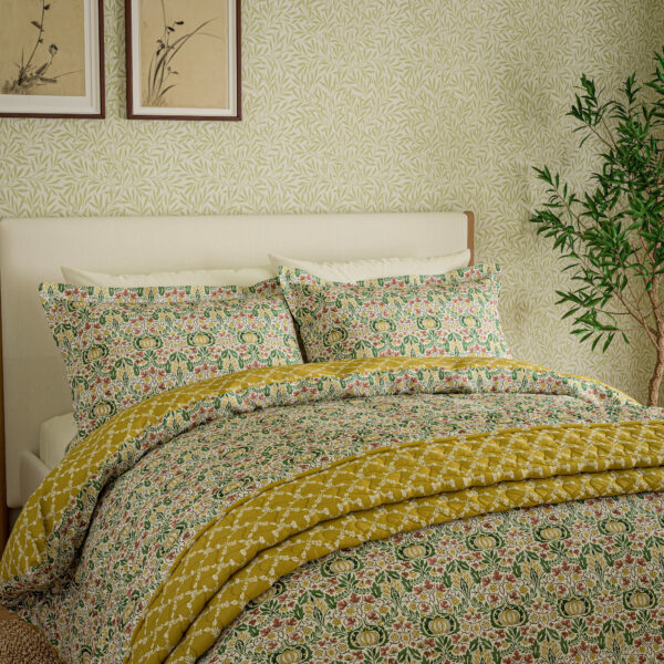 Morris Little Chintz Bed Throw - Green