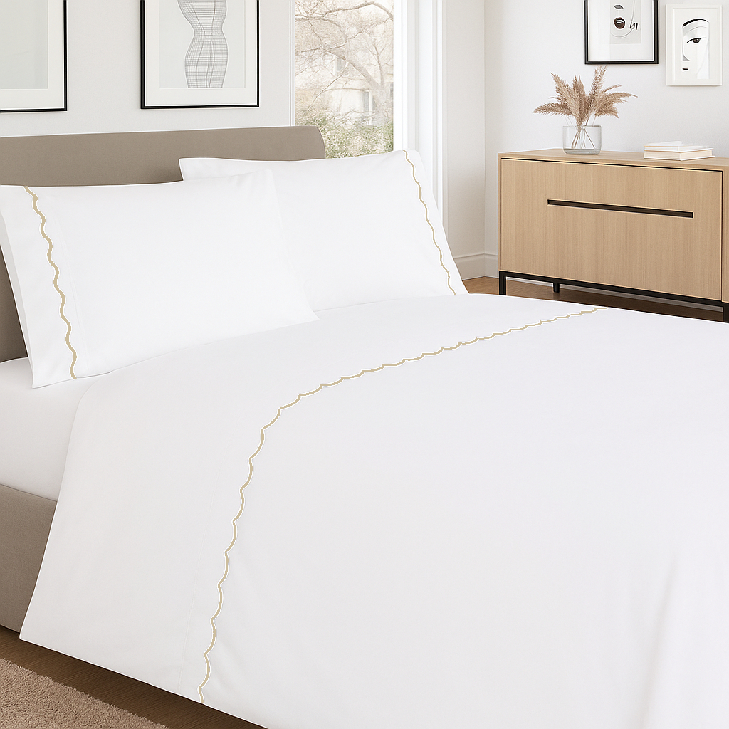 Scalloped Edge Duvet Cover Set in White and Biscuit